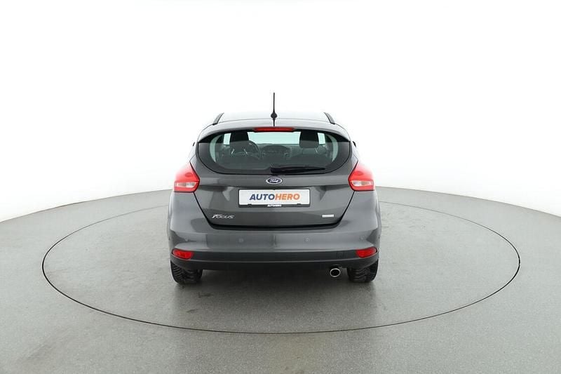 Gebraucht Ford Focus Titanium 150 PS (110 kW) 2018 Grau Limousine