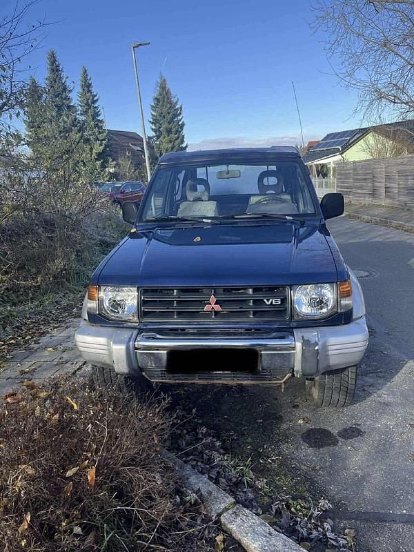 Blau Gebraucht 2000 Mitsubishi Pajero SUV | 7.600 € (Superpreis) - Bild 1/4