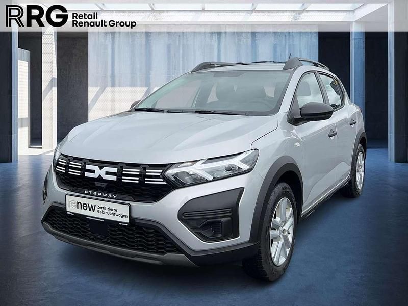 Gebraucht Dacia Sandero Essentiel 101 PS (74 kW) 2023 Mondstein grau Limousine