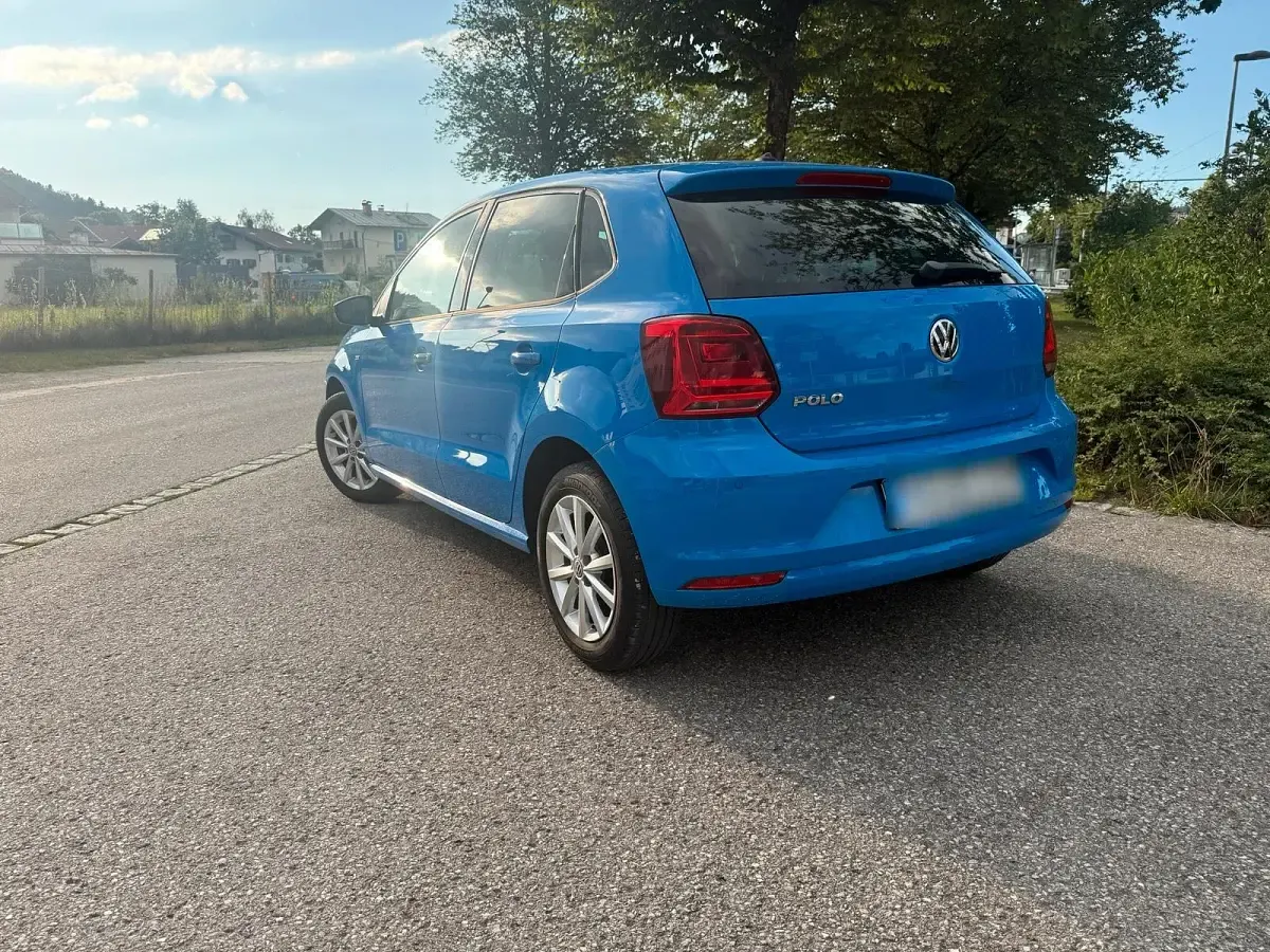 Gebraucht VW Polo Comfortline 75 PS (55 kW) 2015 Blau Kleinwagen
