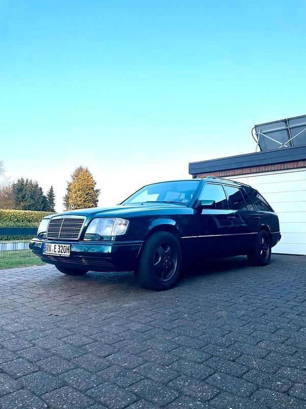 Gebraucht Mercedes E320 220 PS (161 kW) 1994 Grün Kombi
