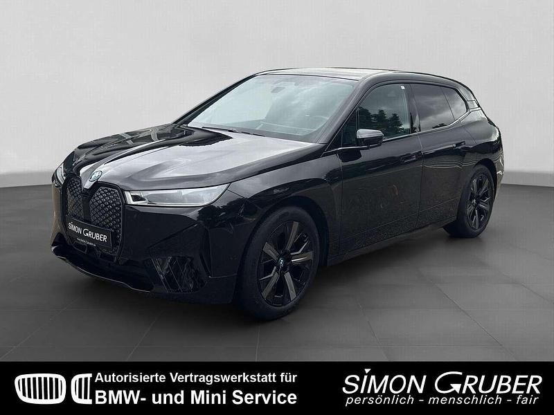 Black sapphire (metallic) Gebraucht 2022 BMW iX Sport Line SUV | 47.900 € (Superpreis) - Bild 1/4
