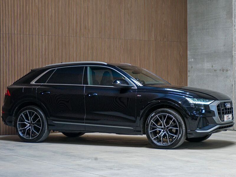 Schwarz Gebraucht 2018 Audi Q8 Sport SUV | 51.991 € (Etwas zu teuer) - Bild 1/4