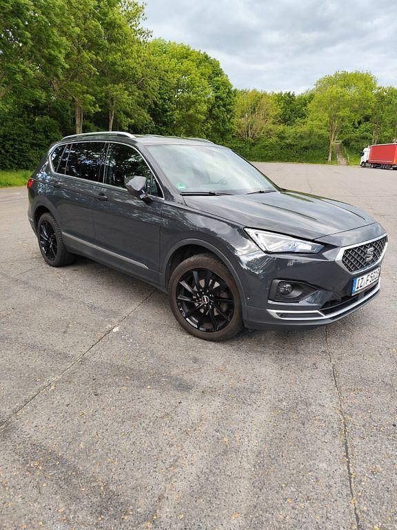 Grau Gebraucht 2020 Seat Tarraco 4Drive SUV | 22.450 € (Guter Preis) - Bild 1/4