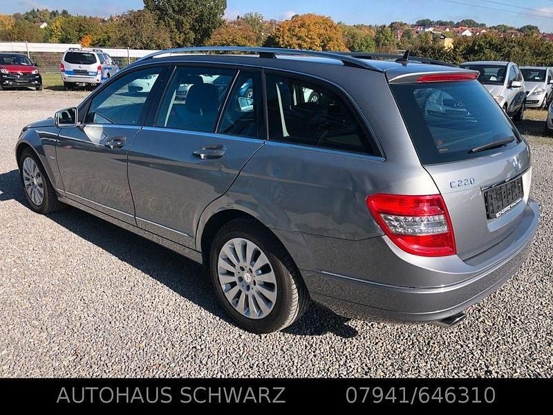 Gebraucht Mercedes C220 Elegance 170 PS (125 kW) 2011 Silber Limousine
