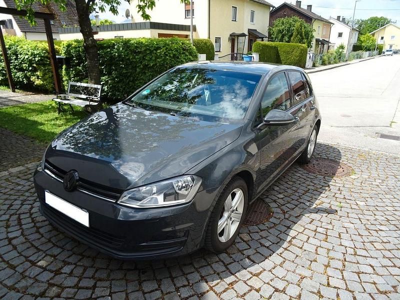 Grau Gebraucht 2014 VW Golf VII Limousine | 11.990 € (Fairer Preis) - Bild 1/4