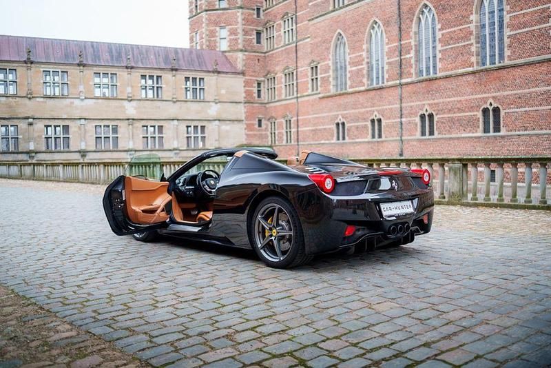 Schwarz Gebraucht 2013 Ferrari 458 Cabrio | 241.570 € - Bild 1/4