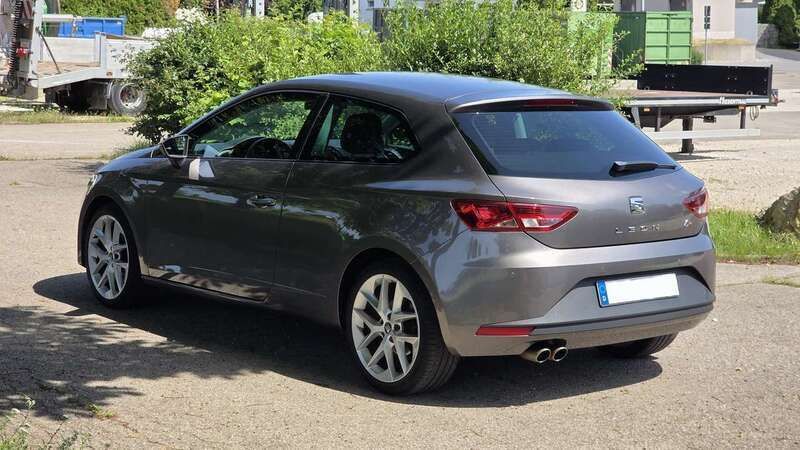 Grau Gebraucht 2015 Seat Leon FR Coupé | 13.200 € (Fairer Preis) - Bild 1/4