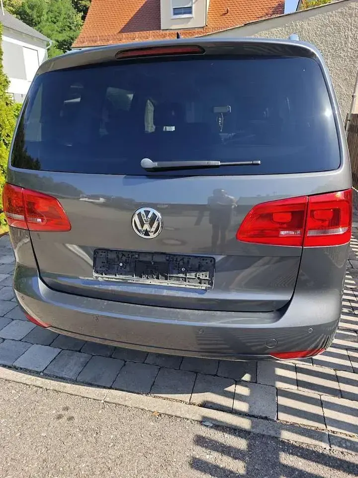 Gebraucht VW Touran 140 PS (102 kW) 2013 Grau Van / Kleinbus