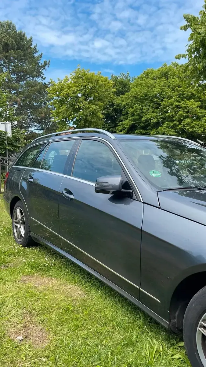 Gebraucht Mercedes E220 170 PS (125 kW) 2012 Grau Kombi