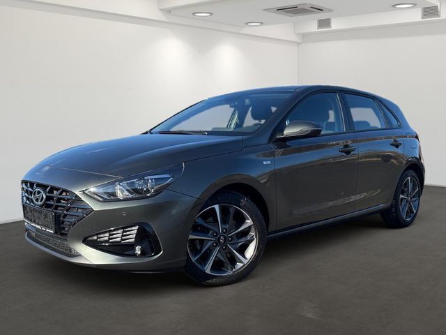 Grau (amazon grey) Gebraucht 2023 Hyundai i30 Trend Limousine | 23.990 € (Teuer) - Bild 1/4