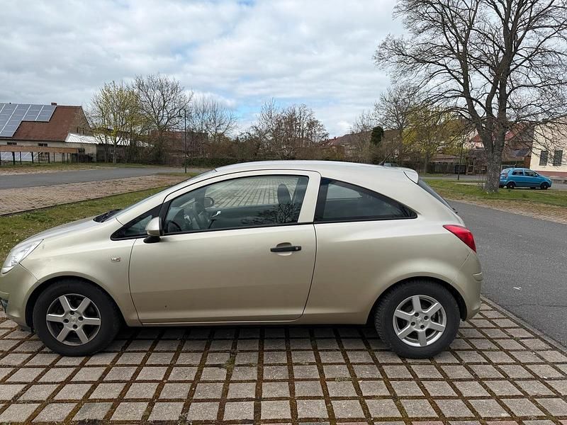 Gebraucht Opel Corsa 60 PS (44 kW) 2009 Gold Kleinwagen