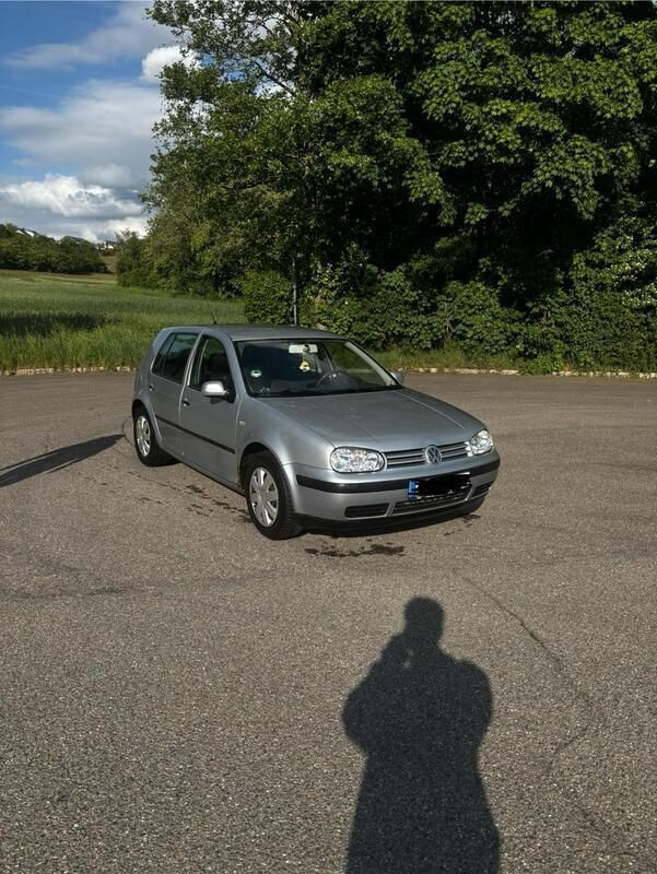 Silber Gebraucht 2002 VW Golf IV Kleinwagen | 750 € (Superpreis) - Bild 1/4