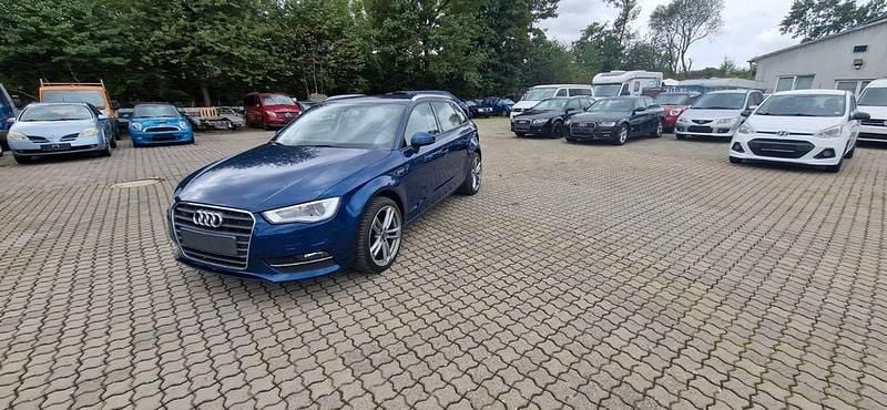 Gebraucht Audi A3 Ambition 110 PS (80 kW) 2015 Blau Limousine
