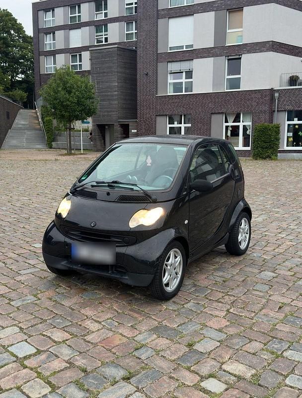 Schwarz Gebraucht 2003 Smart ForTwo Coupé Coupé | 1.950 € (Fairer Preis) - Bild 1/4