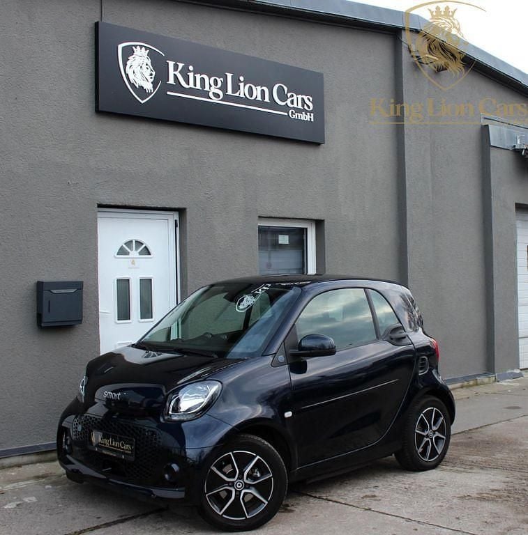 Blau Gebraucht 2021 Smart ForTwo Electric Drive Premium Coupé | 8.280 € (Superpreis) - Bild 1/4