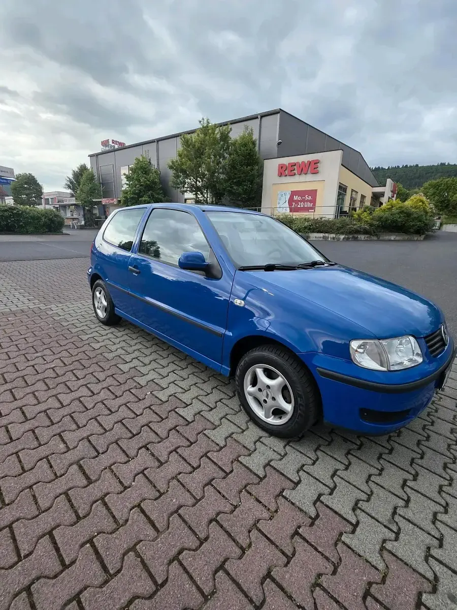 Gebraucht VW Polo 60 PS (44 kW) 2001 Blau Kleinwagen