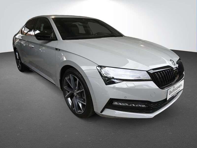 Grau Gebraucht 2023 Skoda Superb SportLine Limousine | 34.690 € (Guter Preis) - Bild 1/4