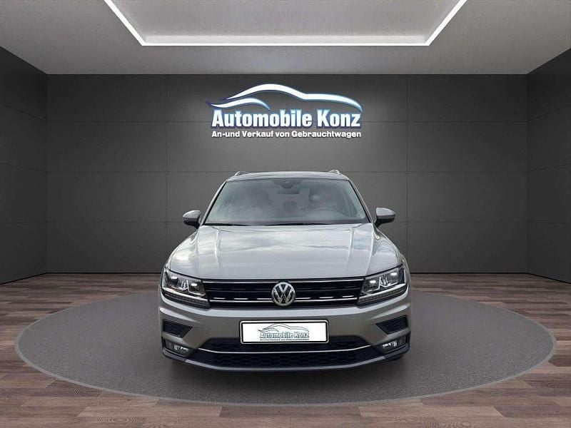 Grau Gebraucht 2018 VW Tiguan Highline SUV | 24.900 € (Guter Preis) - Bild 1/4