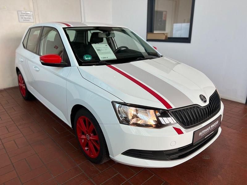 Weiß Gebraucht 2017 Skoda Fabia Kleinwagen | 7.990 € (Fairer Preis) - Bild 1/4