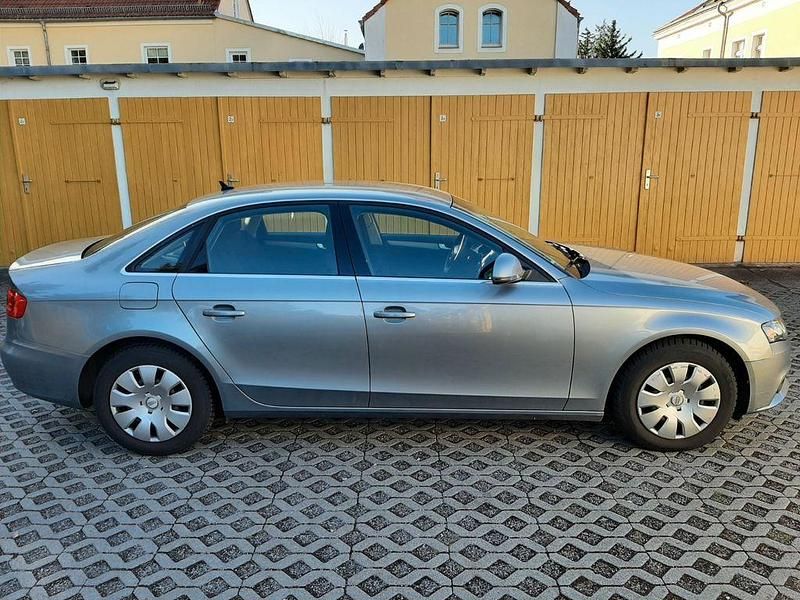 Gebraucht Audi A4 Attraction 160 PS (117 kW) 2008 Grau Limousine