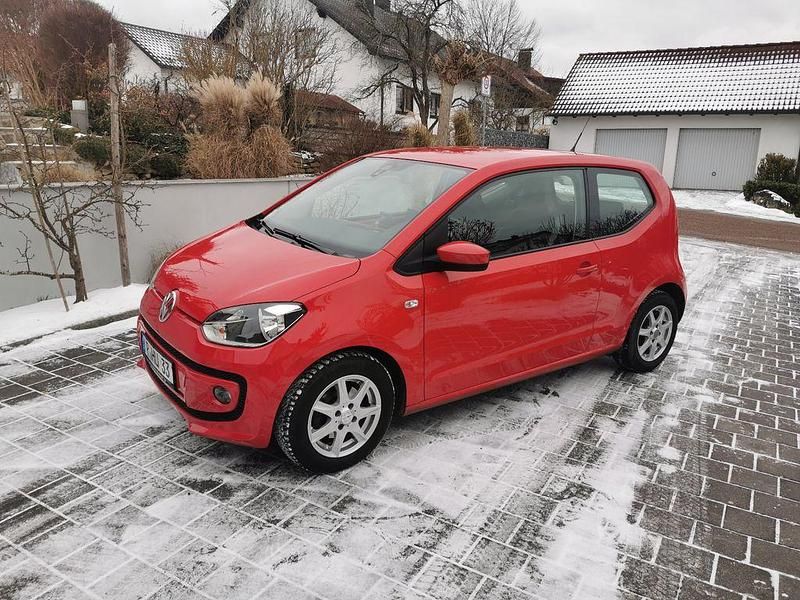 Rot Gebraucht 2013 VW up! high up! Kleinwagen | 5.750 € (Fairer Preis) - Bild 1/4