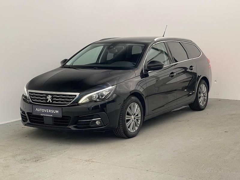 Gebraucht Peugeot 308 Allure 131 PS (96 kW) 2021 Lackierung schwarz perla nera/ Kombi
