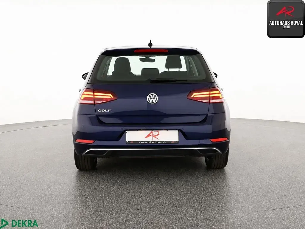 Gebraucht VW Golf VII 125 PS (91 kW) 2017 Blau (metallic) Limousine