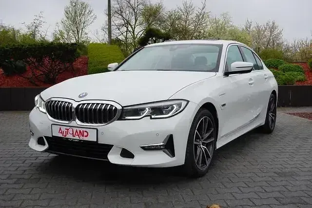 Gebraucht BMW 330 Luxury Line 252 PS (185 kW) 2022 Weiß Limousine