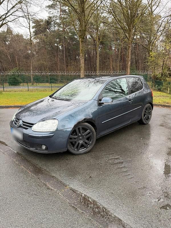 Gebraucht VW Golf V 105 PS (77 kW) 2004 Blau Kleinwagen