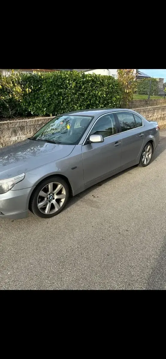 Gebraucht BMW 523 180 PS (132 kW) 2005 Grau Limousine