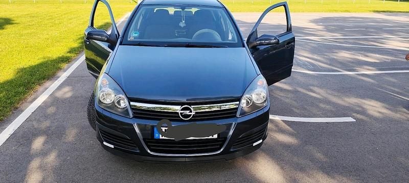 Gebraucht Opel Astra 105 PS (77 kW) 2006 Andere farben Kleinwagen