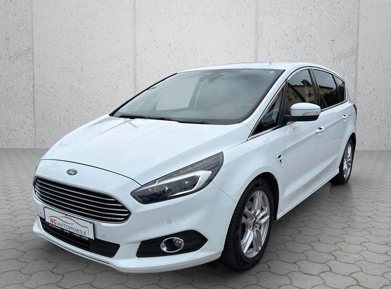 Gebraucht Ford S-MAX Titanium 160 PS (117 kW) 2017 Weiß Van / Kleinbus