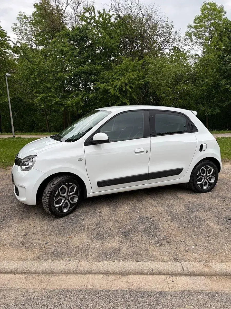 Gebraucht Renault Twingo Intens 74 PS (54 kW) 2019 Weiß Kleinwagen