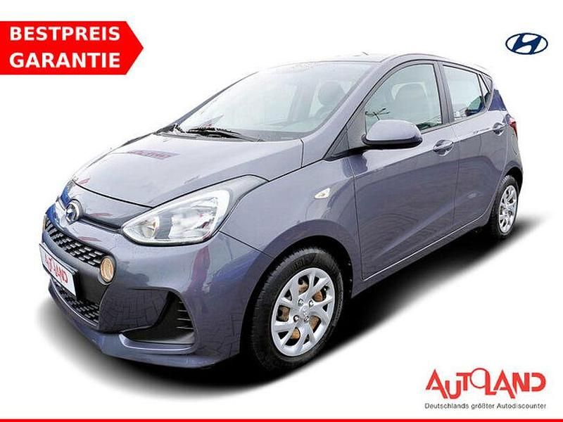 Silber Gebraucht 2018 Hyundai i10 Trend Kleinwagen | 14.950 € (Teuer) - Bild 1/4