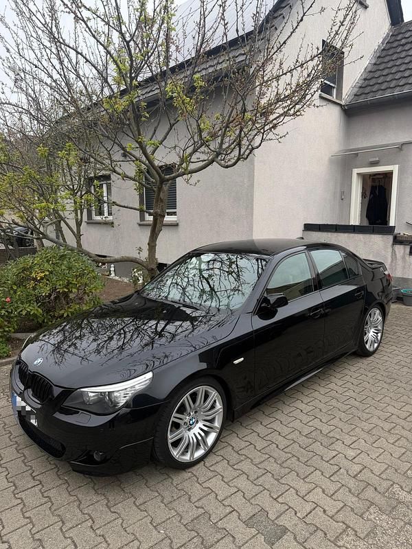 Gebraucht BMW 530 235 PS (172 kW) 2007 Schwarz Limousine