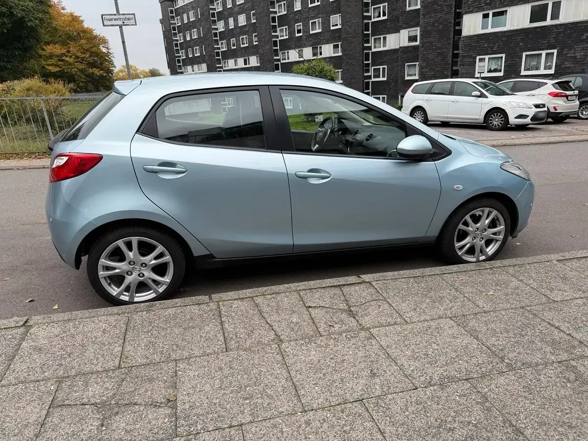 Usata Mazda 2 85 CV (62 kW) 2007 Blu Utilitaria