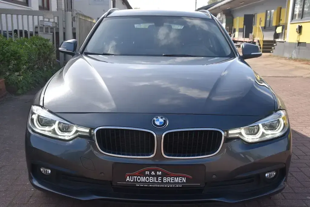 Gebraucht BMW 318 Advantage 150 PS (110 kW) 2018 Grau Kombi