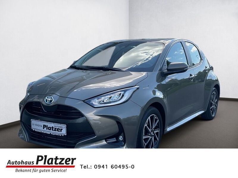 Bronze Gebraucht 2023 Toyota Yaris Hybrid Team Limousine | 22.480 € (Fairer Preis) - Bild 1/4