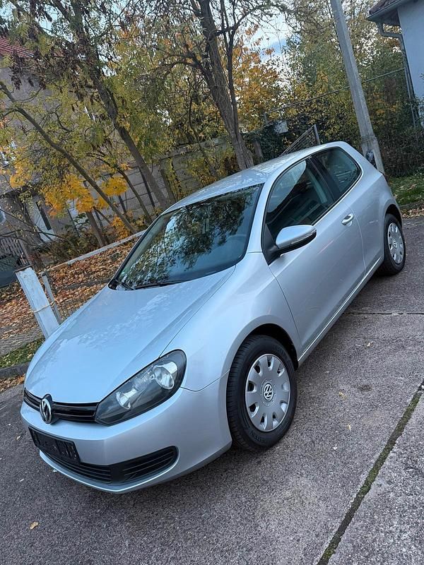 Grau Gebraucht 2010 VW Golf VI Kleinwagen | 3.333 € (Guter Preis) - Bild 1/4