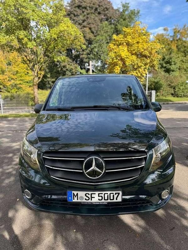 Grün Gebraucht 2020 Mercedes Vito Kombi | 25.000 € (Superpreis) - Bild 1/4