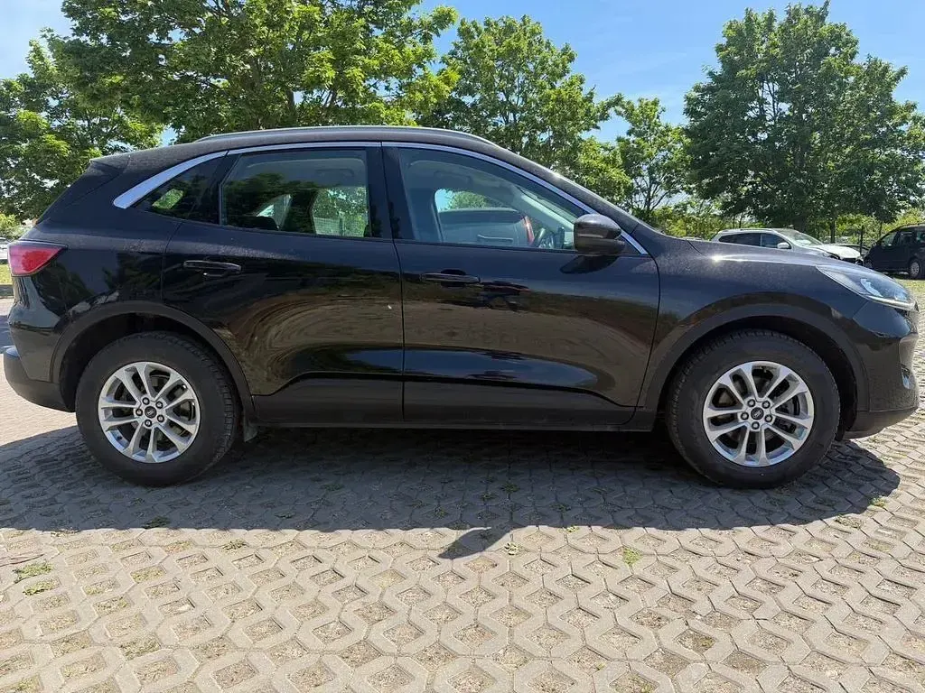 Gebraucht Ford Kuga Titanium 120 PS (88 kW) 2021 Schwarz SUV