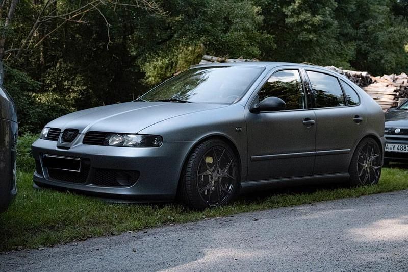 Grau Gebraucht 2004 Cupra Leon Limousine | 5.999 € - Bild 1/4
