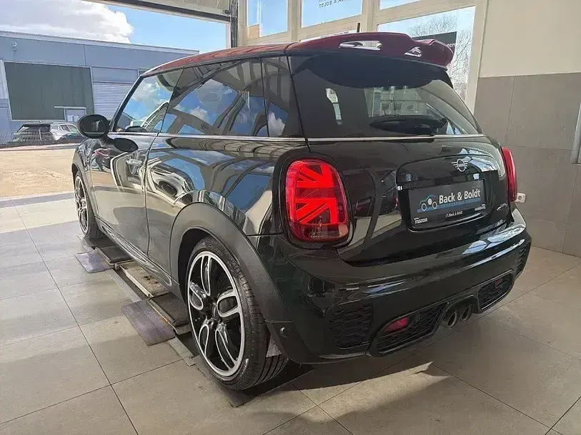 Gebraucht Mini John Cooper Works 231 PS (169 kW) 2019 Rebel green Kleinwagen