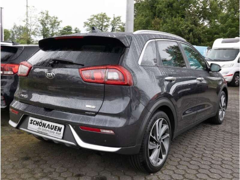 Gebraucht Kia Niro Spirit 141 PS (103 kW) 2017 Grau SUV