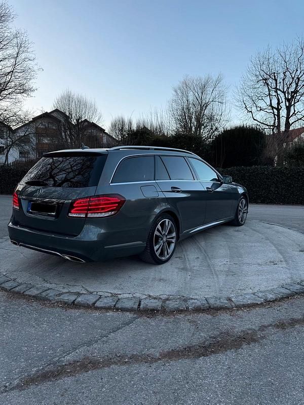 Gebraucht Mercedes E350 258 PS (189 kW) 2016 Grau Kombi