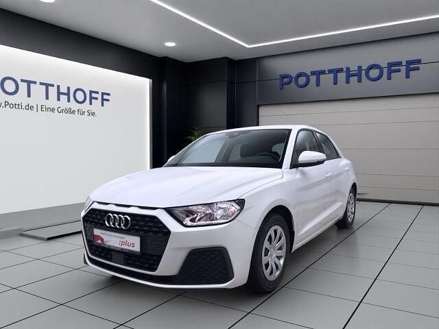 Weiss Gebraucht 2021 Audi A1 Sportback Comfort Kleinwagen | 17.450 € (Guter Preis) - Bild 1/4