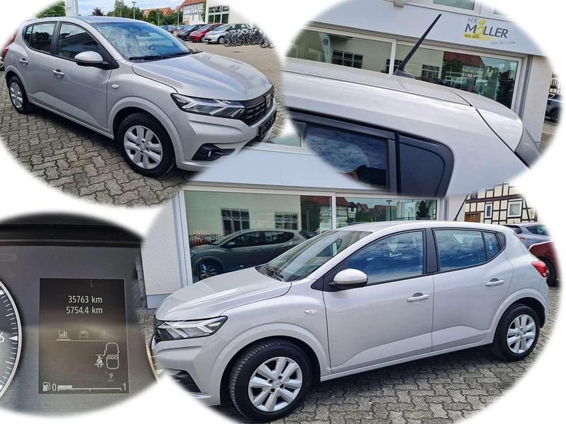 Mondsteingrau Gebraucht 2022 Dacia Sandero Comfort Kleinwagen | 12.950 € (Guter Preis) - Bild 1/4
