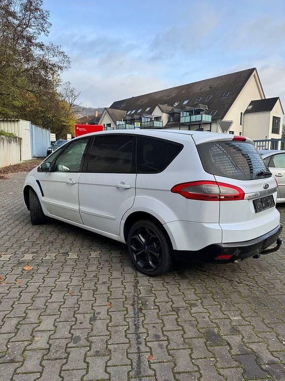 Gebraucht Ford S-MAX Titanium 140 PS (102 kW) 2012 Weiß Van / Kleinbus