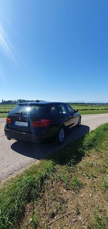 Gebraucht BMW 320 Advantage 163 PS (119 kW) 2016 Schwarz Kombi
